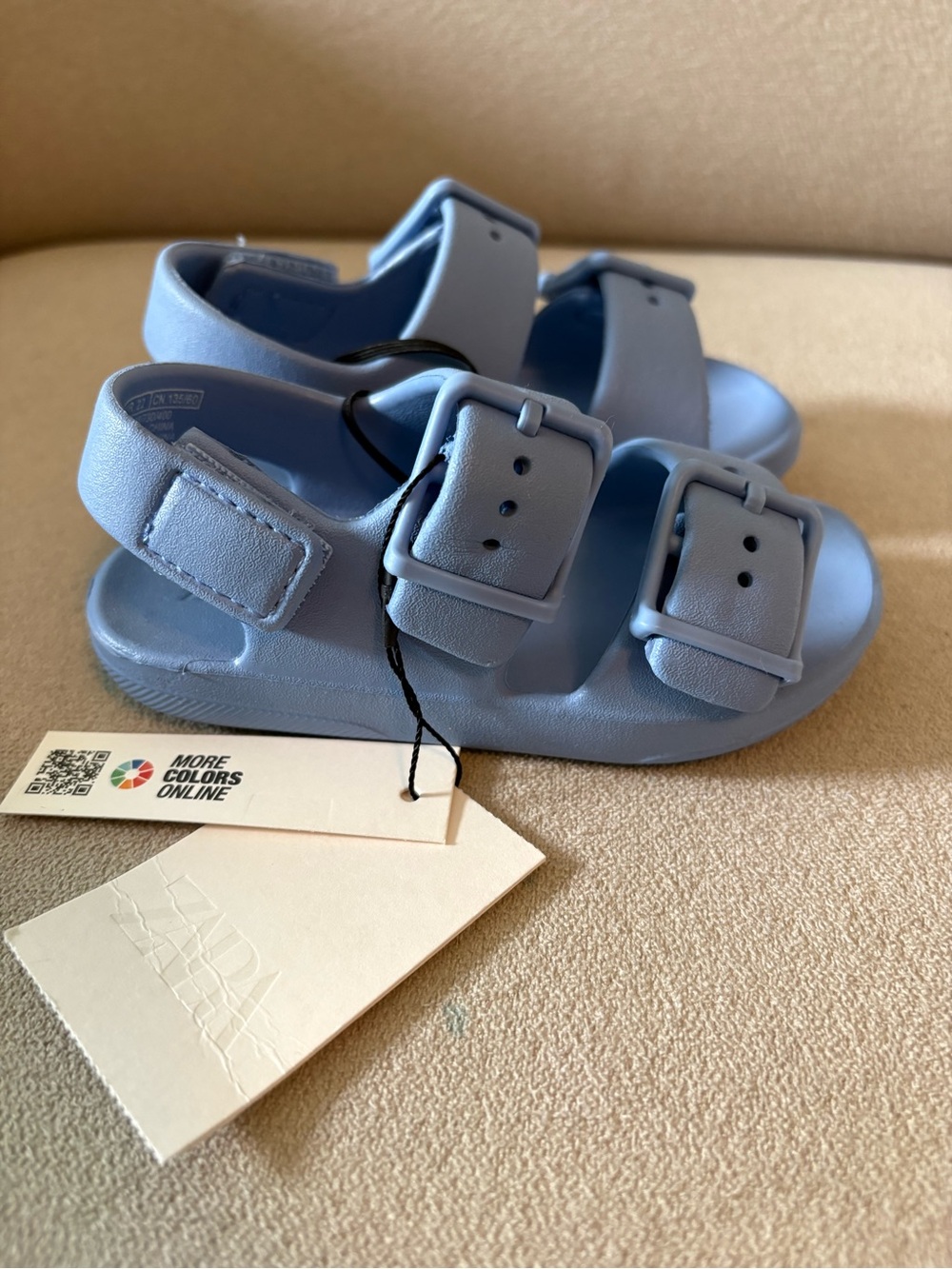 ZARA RUBBERIZED BUCKLED SANDALS - Picture 8 of 10